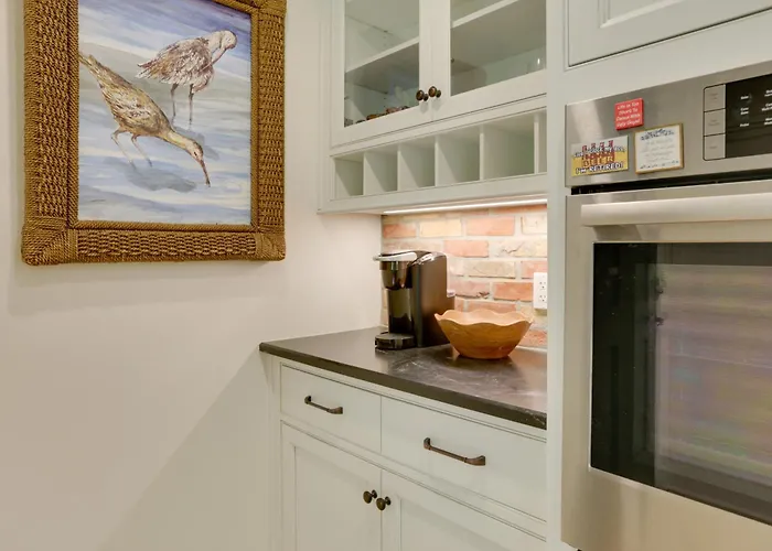 3 Mi To Dtwn! Quiet Gem W/ Lush Patio