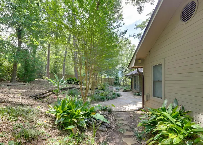 3 Mi To Dtwn! Quiet Gem W/ Lush Patio Tallahassee