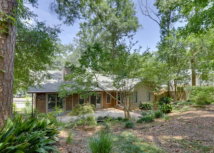 3 Mi To Dtwn! Quiet Gem W/ Lush Patio